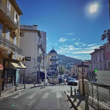 Villa Lion, Gorgeous In Overlooking Cannes *